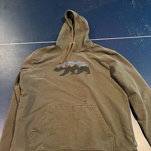 Patagonia sweatshirt